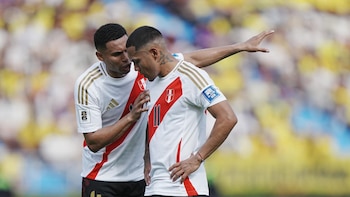 Selección peruana lucha por entrar