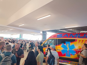 Pasajeros acumulados en la estación
