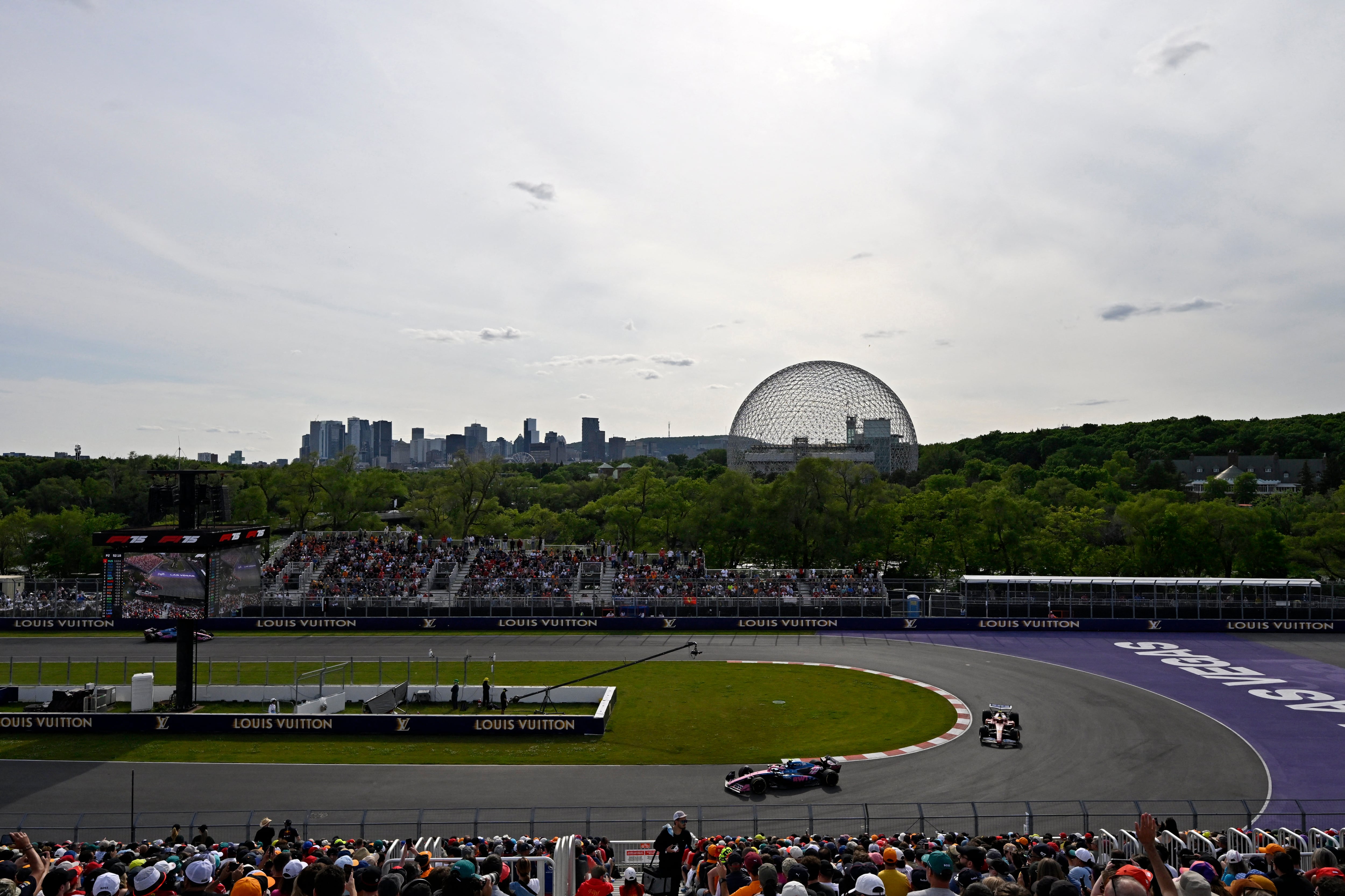 Los pilotos tendrán las últimas vueltas de prueba antes de la qualy (Foto: Reuters/Jennifer Gauthier)