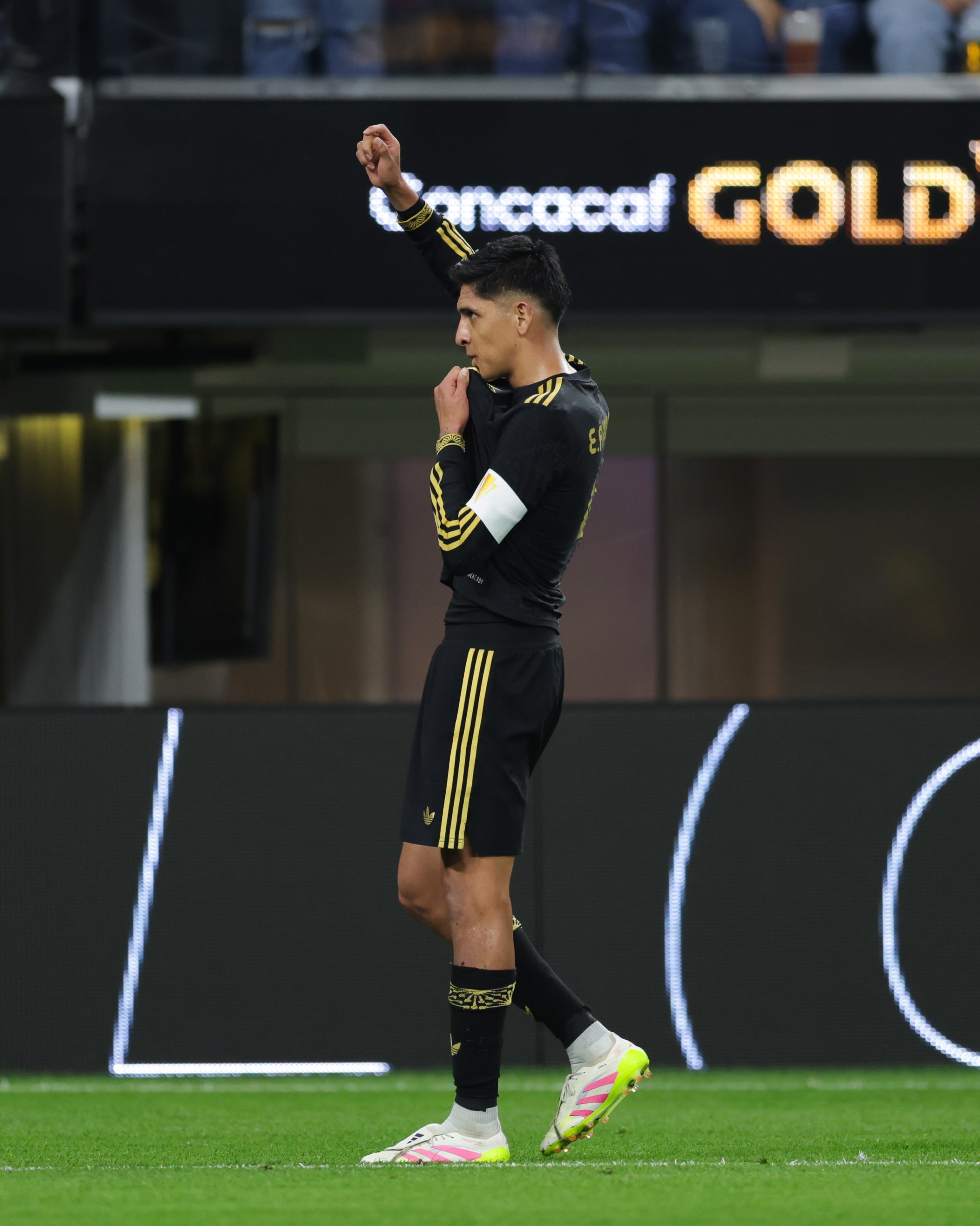 Edson Álvarez celebrates scoring the first goal