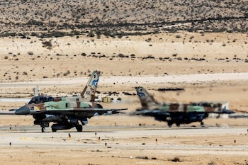 Más de 60 aviones de