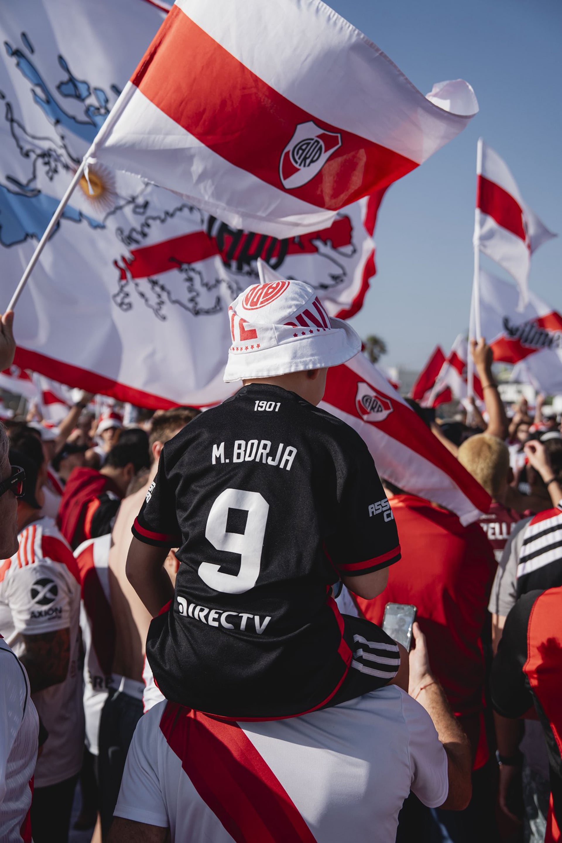Más imágenes del banderazo en Estados Unidos (Crédito: X @RiverPlate)