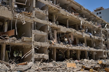 Un edificio dañado tras un ataque