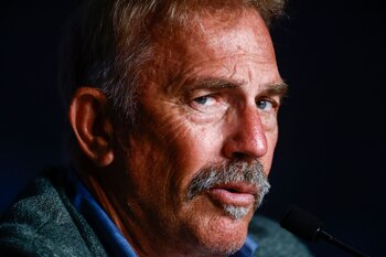 El equipo de Costner catalogó