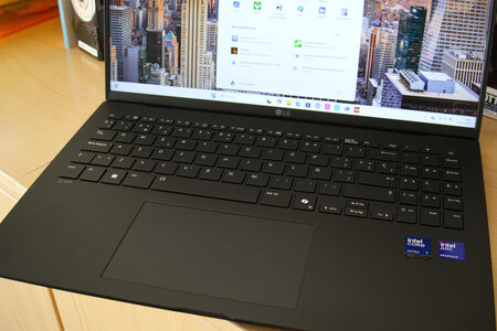 Keyboard Layout of LG Gram 16Z90