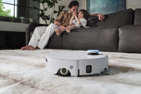 When it passes through a carpet, the robot itself covers the mop to prevent dripping | Image: DREame