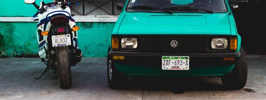 The license plates of cars in Spain are forever. In Mexico, no