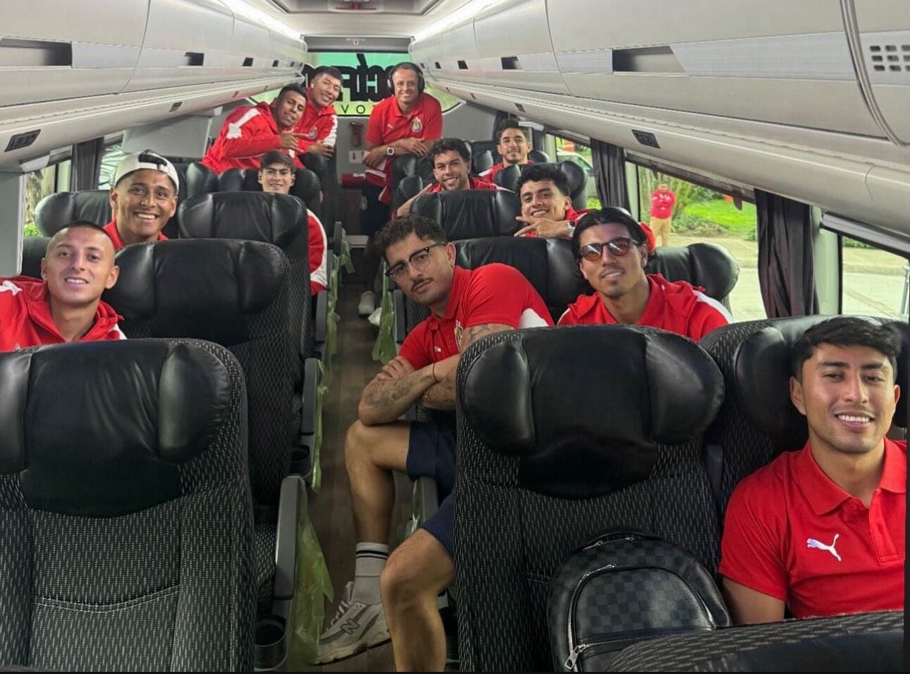 The Chivas team heads to León for their match against James Rodríguez - Credit Chivas