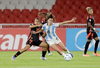Florencia Bensegundo and Leicy Santos