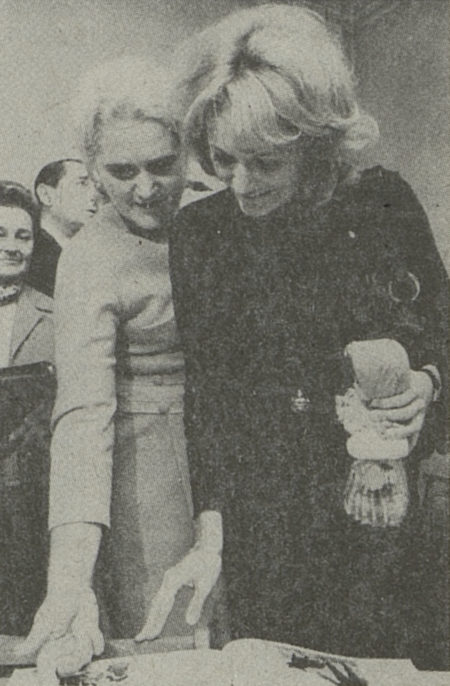 VESNA VULOVIC RIGHT DURING HER VISIT IN CZECECHOSLOVAKIA NOVELLER 1972