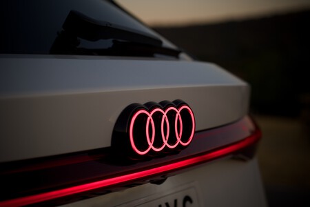 Audi A6 Avant e-tron Charging Station