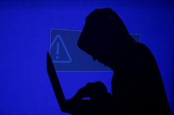 If an app requests access to functions that are not related to its main purpose, it is convenient to distrust.