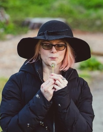 Jacqueline Steiger studied linguistics and anthropology after leaving the performance.