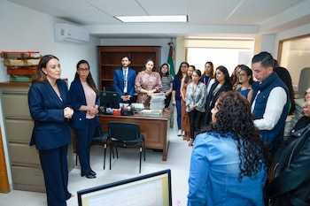The official toured various offices