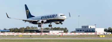 Ryanair closes its Santiago base and cancels flights to five Spanish cities: one million fewer seats due to Aena taxes