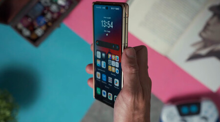 Honor Magic V5 Rear View