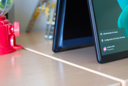 HP Omnibook X Flip 14 Review Xataka Stand Mode Analysis