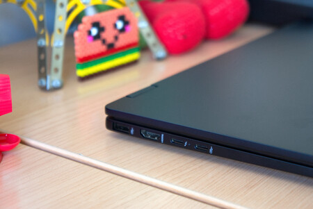 HP Omnibook X Flip 14 Review Xataka Ports Analysis