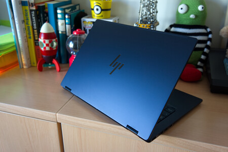 HP Omnibook X Flip 14 Review Xataka Casing Analysis