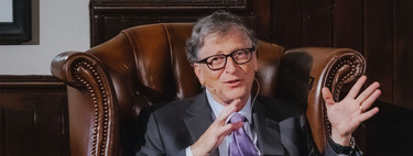 Bill Gates photo with a work team