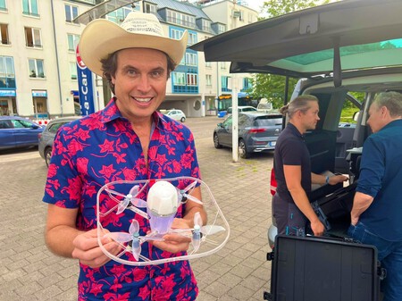 Kimbal Musk with a Nova Sky Stories drone