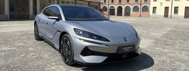 I have got on the denza Z9GT and I have clear one thing: this Chinese by -looking car looks at the face of many Europeans of 100,000 euros 