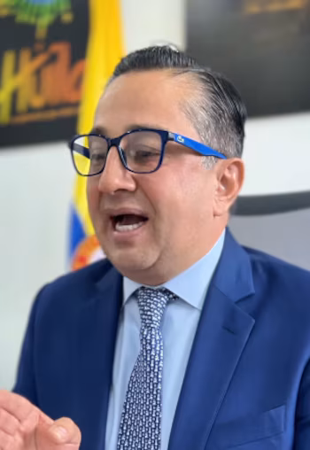 Julio César Triana, representative of