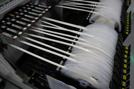 Coils of components that will be assembled on the motherboard | Image: Xataka