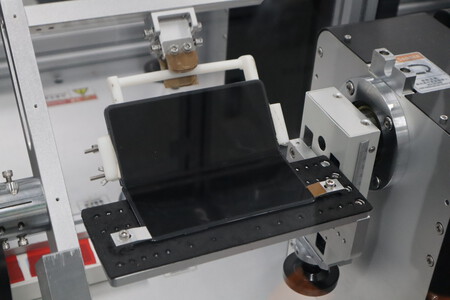 Folding and unfolding test | Image: Xataka