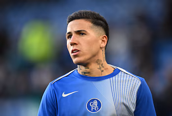 Enzo Fernández attracts the attention of three powerful clubs worldwide. For now, his pass is from Chelsea until mid-2032 (REUTERS/Dylan Martinez)