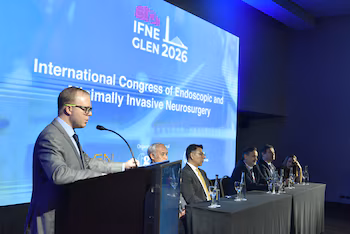 Dr. Sebastián Jaimovich, president of the congress, accompanied by his peers Kenichi Nishiyama (IFNE), Adrián Cáceres Chacón (GLEN), Javier González Ramos (Scientific Committee), Ramiro del Río (general director) and Victoria Tcherbbis Testa (secretary of the Scientific Committee)