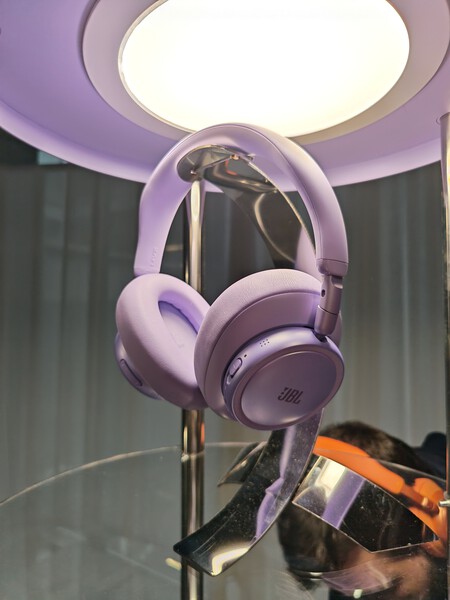 JBL Live 780NC in Lilac | Image: Xataka
