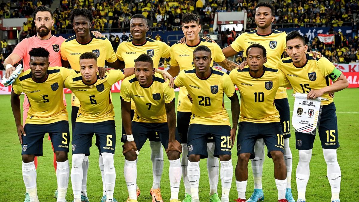 CdM 2026: Stunning Photos of Ecuadorian Fans at the Rocky Steps