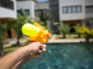 Mother Orders Water Gun for Son: Ten Months Later, She Faces an €870 Fine and a Criminal Record