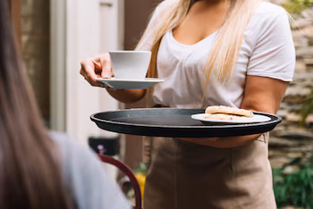 A Waitress Fired During Probation Must Be Compensated with 60,000 Euros After Just Five Days of Work