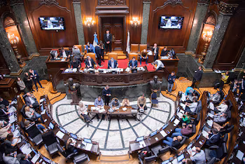Intense Agenda at the Buenos Aires Legislature: Subway Line F, Rags, Vapes, VTV, and Credits for Defaulters