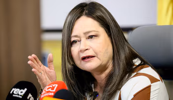 Petro Government Proposes Changes to Taxi Service in Colombia