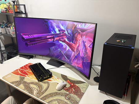 I Spent a Month Gaming on a 52-Inch Curved Monitor, and Now I Want It for More Than Just Gaming