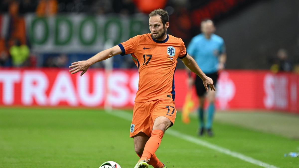 Ajax Finalizes the Return of Daley Blind