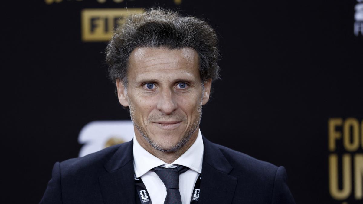 Uruguay: Diego Forlan to Replace Marcelo Bielsa