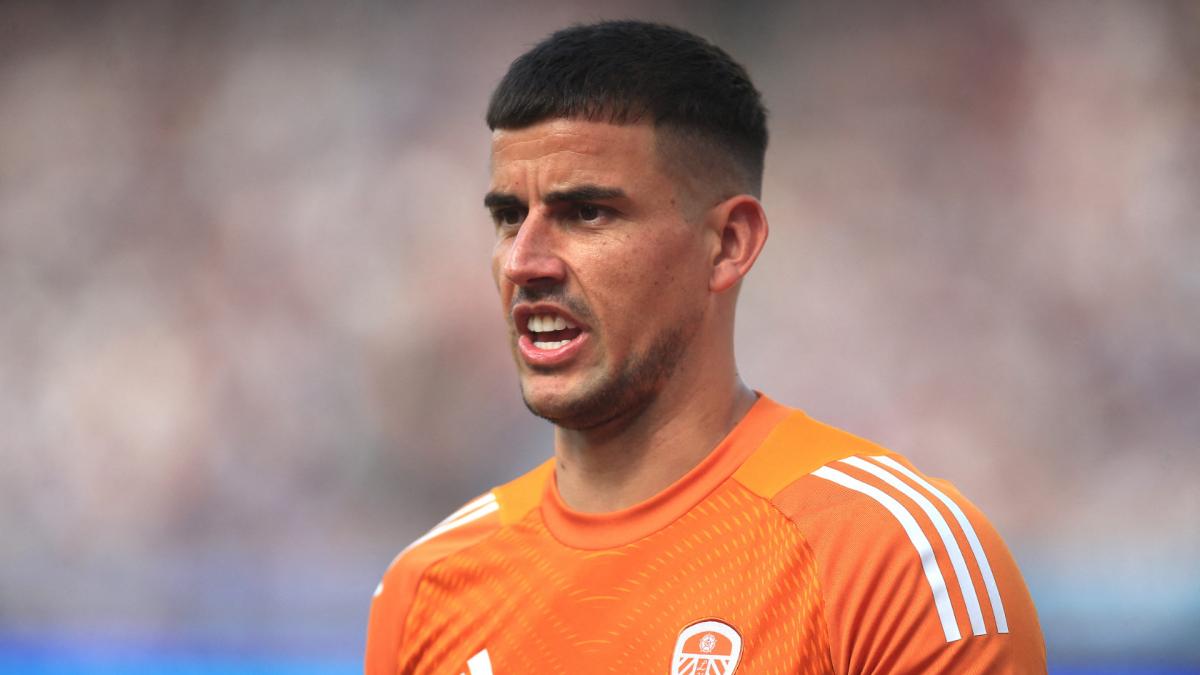 Manchester United Signs Karl Darlow