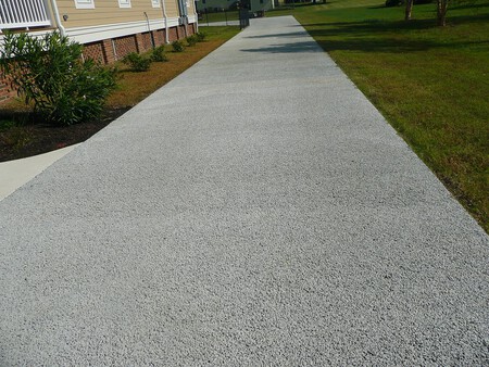 Pavement That Filters Rain and Reduces Extreme Heat: Alternatives to Asphalt Being Used by Spanish Cities