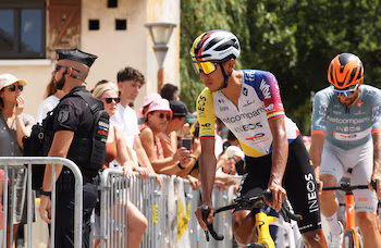 LIVE – Stage 15 of the Tour de France: Follow Egan Bernal and the Colombian Cyclists Here on a New Mountain Challenge