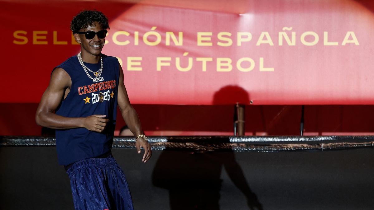 Lamine Yamal as a Rockstar, His Little Brother as an Icon, 1.8 Million People… The Epic Celebration of the World Champions in Madrid!