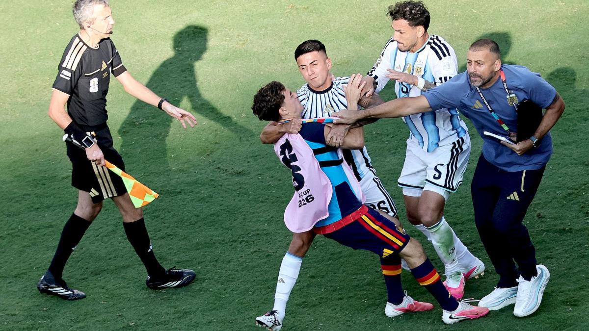 2026 World Cup: Gavi Supports Leandro Paredes