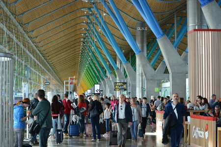 Spain Faces Surge in Travelers: Aena Limits Capacity at Barajas and El Prat