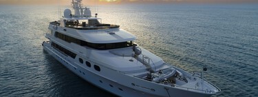 When Iran Closed the Strait of Hormuz, No One Dared to Cross It—Except a 300 Million Dollar Russian Superyacht