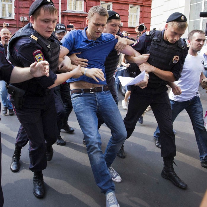 La policía detiene a Alexei Navalny en Moscú en 2013