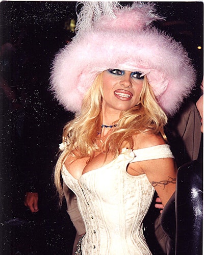 Pamela Anderson durante los MTV Video Music Awards 1999 