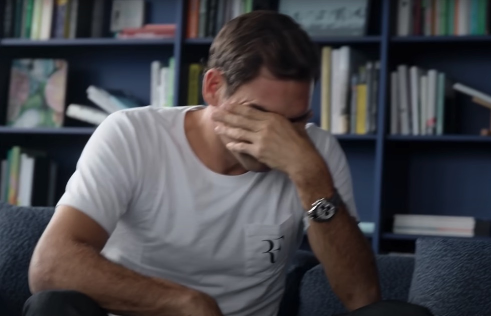 Federer rompió a llorar al retirarse del deporte.